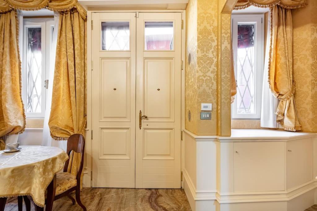 Ground Floor Luxe Historic Studio City Centre Apartamento Bolonha Exterior foto